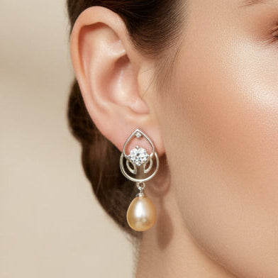 Pearl drop Earring